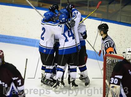 Thumbnail 2 in Brookfield/Bethel/Danbury vs. East Catholic (CIAC Division II Semifinal) photogallery.