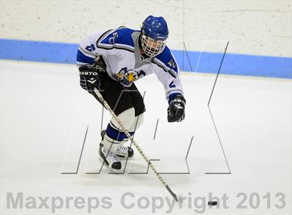 Thumbnail 3 in Brookfield/Bethel/Danbury vs. East Catholic (CIAC Division II Semifinal) photogallery.