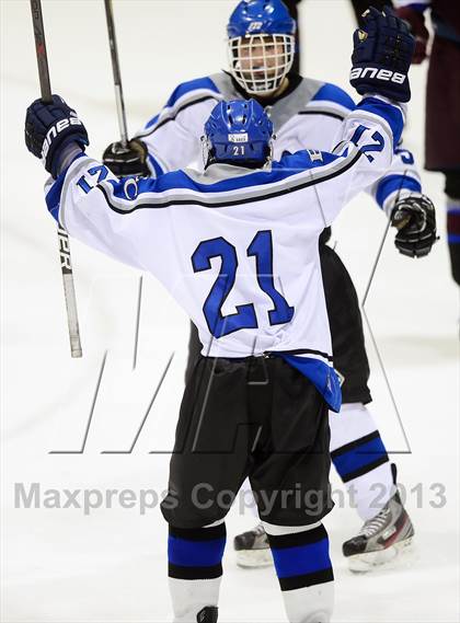 Thumbnail 3 in Brookfield/Bethel/Danbury vs. East Catholic (CIAC Division II Semifinal) photogallery.