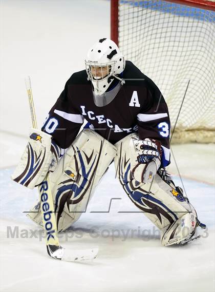Thumbnail 2 in Brookfield/Bethel/Danbury vs. East Catholic (CIAC Division II Semifinal) photogallery.
