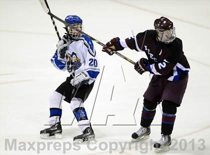 Thumbnail 2 in Brookfield/Bethel/Danbury vs. East Catholic (CIAC Division II Semifinal) photogallery.
