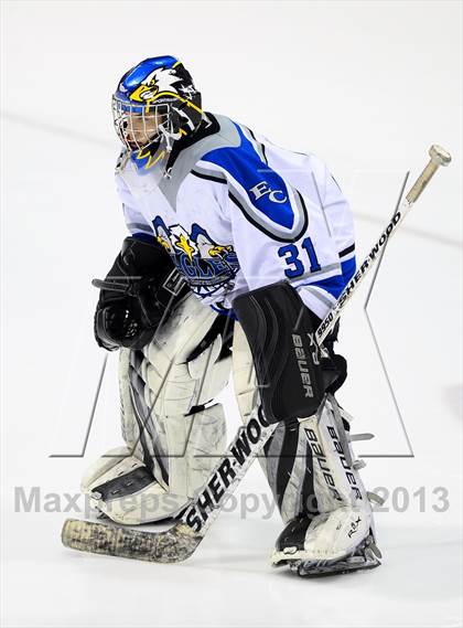 Thumbnail 1 in Brookfield/Bethel/Danbury vs. East Catholic (CIAC Division II Semifinal) photogallery.