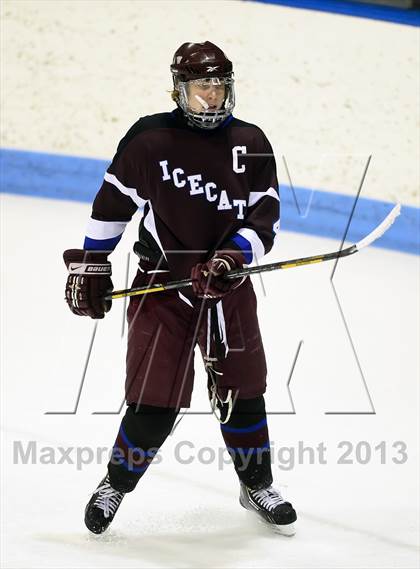 Thumbnail 3 in Brookfield/Bethel/Danbury vs. East Catholic (CIAC Division II Semifinal) photogallery.