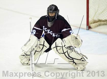Thumbnail 2 in Brookfield/Bethel/Danbury vs. East Catholic (CIAC Division II Semifinal) photogallery.