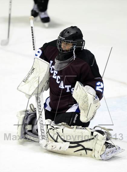 Thumbnail 2 in Brookfield/Bethel/Danbury vs. East Catholic (CIAC Division II Semifinal) photogallery.