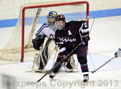 Thumbnail 3 in Brookfield/Bethel/Danbury vs. East Catholic (CIAC Division II Semifinal) photogallery.