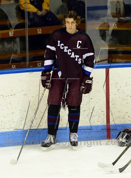 Thumbnail 2 in Brookfield/Bethel/Danbury vs. East Catholic (CIAC Division II Semifinal) photogallery.