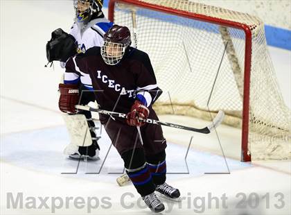 Thumbnail 3 in Brookfield/Bethel/Danbury vs. East Catholic (CIAC Division II Semifinal) photogallery.