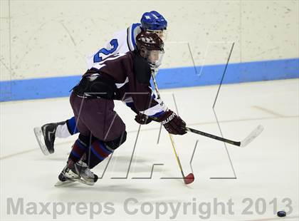 Thumbnail 2 in Brookfield/Bethel/Danbury vs. East Catholic (CIAC Division II Semifinal) photogallery.