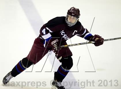 Thumbnail 2 in Brookfield/Bethel/Danbury vs. East Catholic (CIAC Division II Semifinal) photogallery.