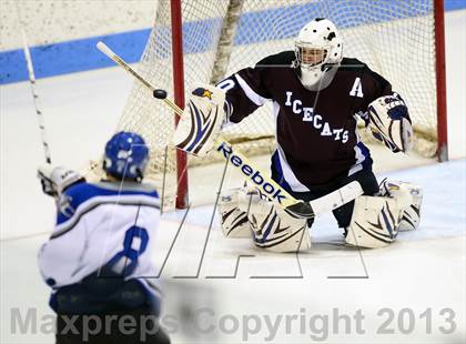 Thumbnail 1 in Brookfield/Bethel/Danbury vs. East Catholic (CIAC Division II Semifinal) photogallery.