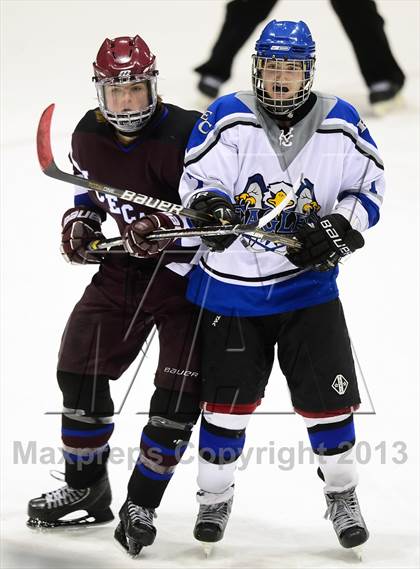 Thumbnail 3 in Brookfield/Bethel/Danbury vs. East Catholic (CIAC Division II Semifinal) photogallery.