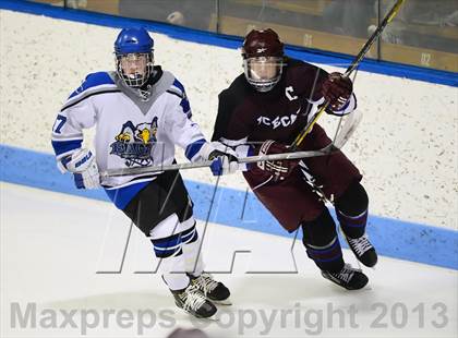 Thumbnail 3 in Brookfield/Bethel/Danbury vs. East Catholic (CIAC Division II Semifinal) photogallery.