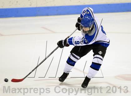 Thumbnail 3 in Brookfield/Bethel/Danbury vs. East Catholic (CIAC Division II Semifinal) photogallery.