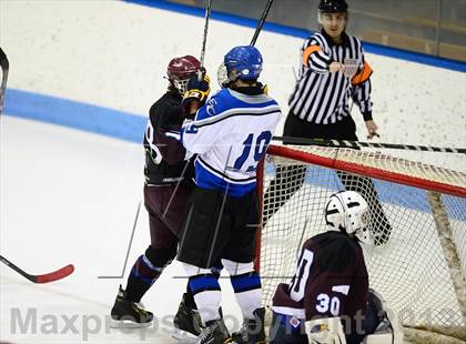 Thumbnail 1 in Brookfield/Bethel/Danbury vs. East Catholic (CIAC Division II Semifinal) photogallery.
