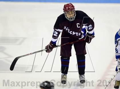 Thumbnail 3 in Brookfield/Bethel/Danbury vs. East Catholic (CIAC Division II Semifinal) photogallery.