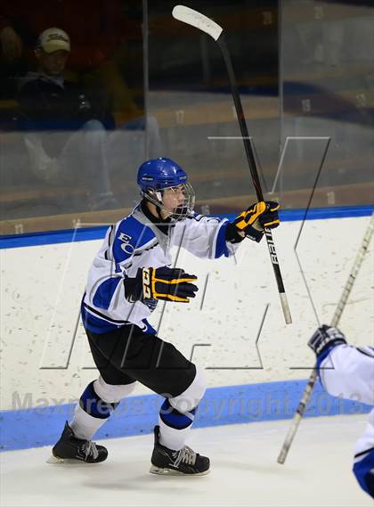 Thumbnail 1 in Brookfield/Bethel/Danbury vs. East Catholic (CIAC Division II Semifinal) photogallery.