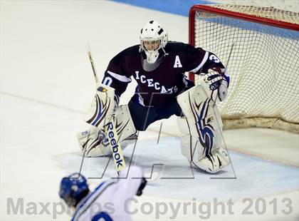 Thumbnail 2 in Brookfield/Bethel/Danbury vs. East Catholic (CIAC Division II Semifinal) photogallery.