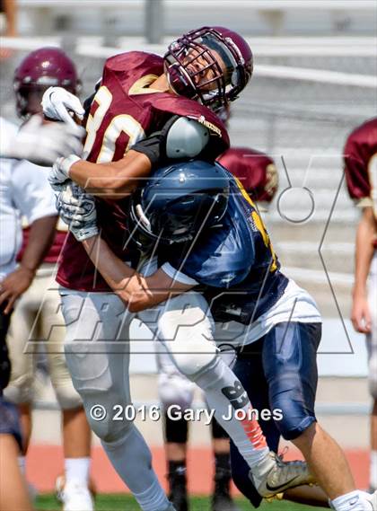Thumbnail 3 in Whitney vs Oak Ridge scrimmage photogallery.