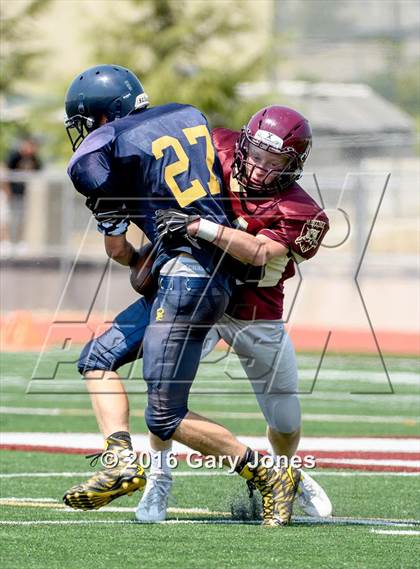 Thumbnail 2 in Whitney vs Oak Ridge scrimmage photogallery.