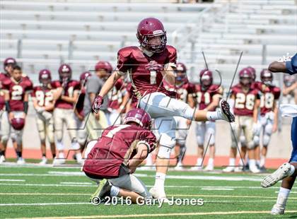 Thumbnail 3 in Whitney vs Oak Ridge scrimmage photogallery.