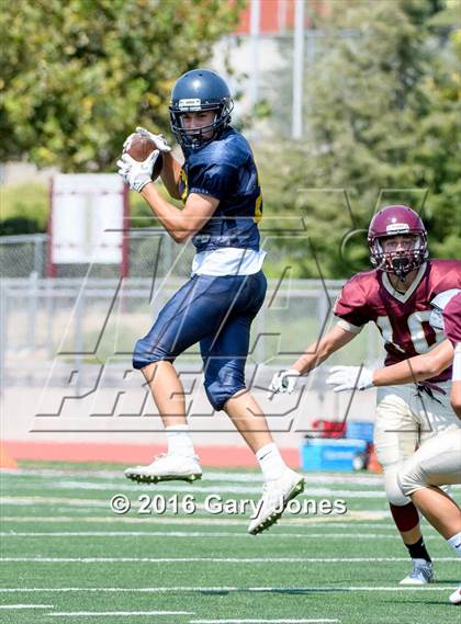 Thumbnail 1 in Whitney vs Oak Ridge scrimmage photogallery.