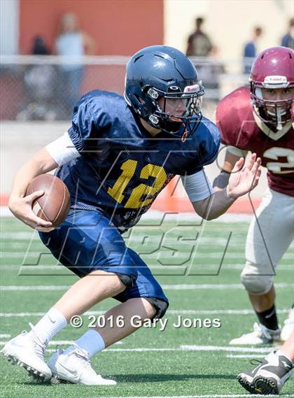 Thumbnail 3 in Whitney vs Oak Ridge scrimmage photogallery.