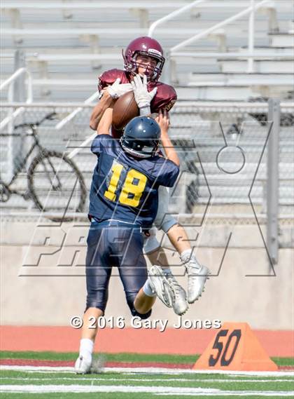 Thumbnail 3 in Whitney vs Oak Ridge scrimmage photogallery.
