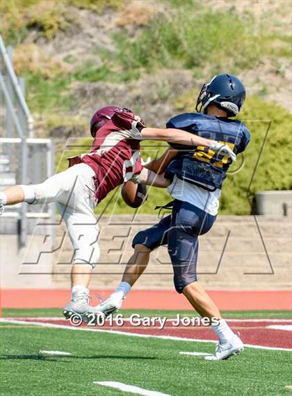 Thumbnail 3 in Whitney vs Oak Ridge scrimmage photogallery.