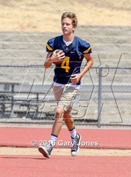 Thumbnail 3 in Whitney vs Oak Ridge scrimmage photogallery.