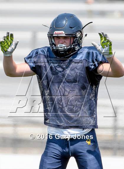 Thumbnail 1 in Whitney vs Oak Ridge scrimmage photogallery.