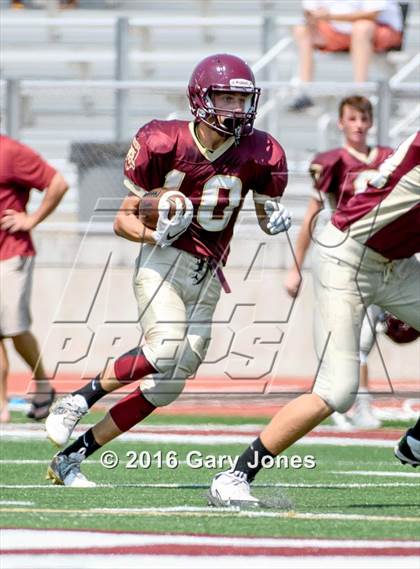 Thumbnail 3 in Whitney vs Oak Ridge scrimmage photogallery.