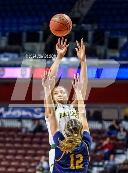 Thumbnail 1 in Holy Cross vs. Simsbury (CIAC L Final) photogallery.