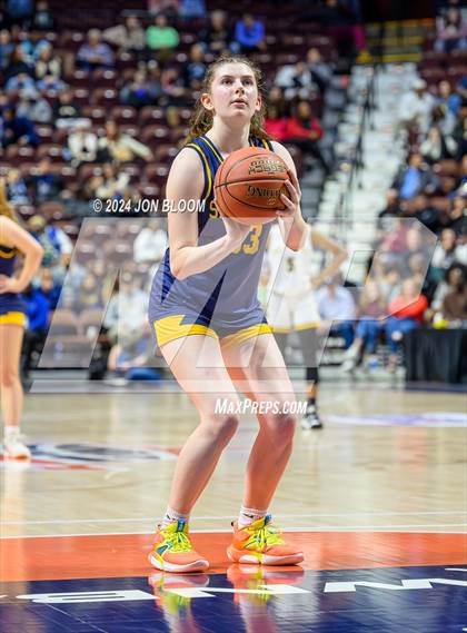 Thumbnail 2 in Holy Cross vs. Simsbury (CIAC L Final) photogallery.