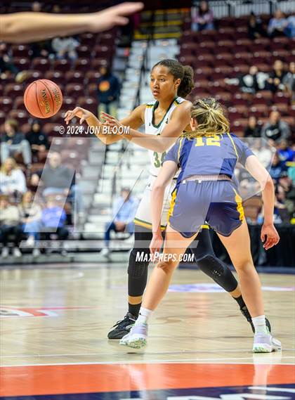 Thumbnail 2 in Holy Cross vs. Simsbury (CIAC L Final) photogallery.