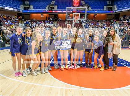 Thumbnail 1 in Holy Cross vs. Simsbury (CIAC L Final) photogallery.