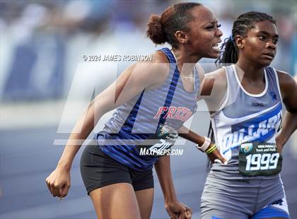 Thumbnail 3 in FHSAA 3A Finals (1600 Meters) photogallery.