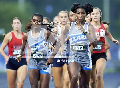 Thumbnail 3 in FHSAA 3A Finals (1600 Meters) photogallery.