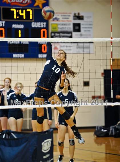 Thumbnail 3 in Thurston @ Marist photogallery.