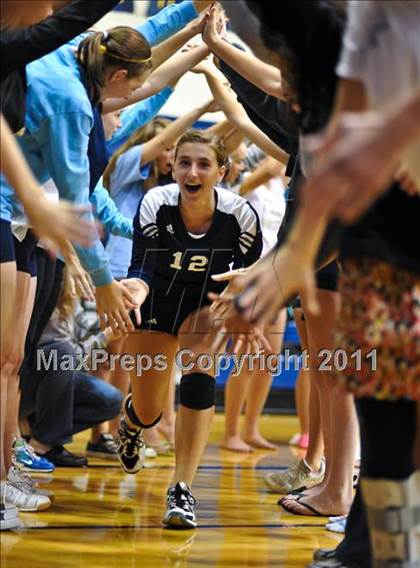 Thumbnail 3 in Thurston @ Marist photogallery.