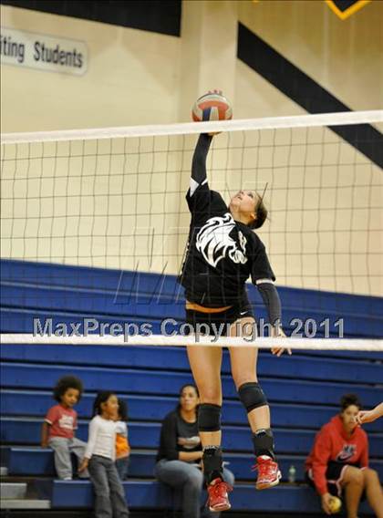 Thumbnail 3 in Thurston @ Marist photogallery.