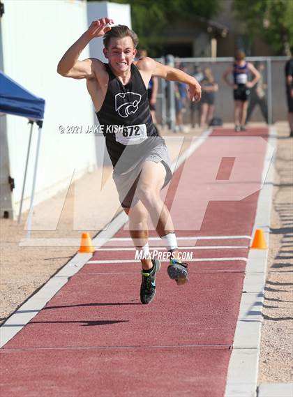 Thumbnail 3 in  AIA D2 State Track & Field Preliminary Championships  photogallery.