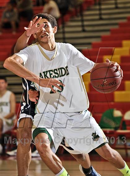Thumbnail 3 in Brentwood School vs. Lakeside (MaxPreps Holiday Classic) photogallery.