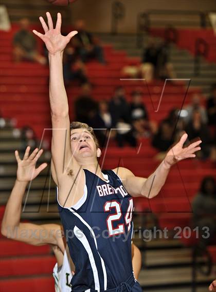 Thumbnail 1 in Brentwood School vs. Lakeside (MaxPreps Holiday Classic) photogallery.