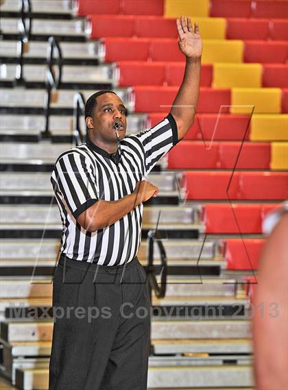 Thumbnail 3 in Brentwood School vs. Lakeside (MaxPreps Holiday Classic) photogallery.