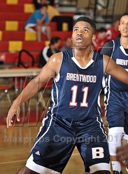 Thumbnail 3 in Brentwood School vs. Lakeside (MaxPreps Holiday Classic) photogallery.