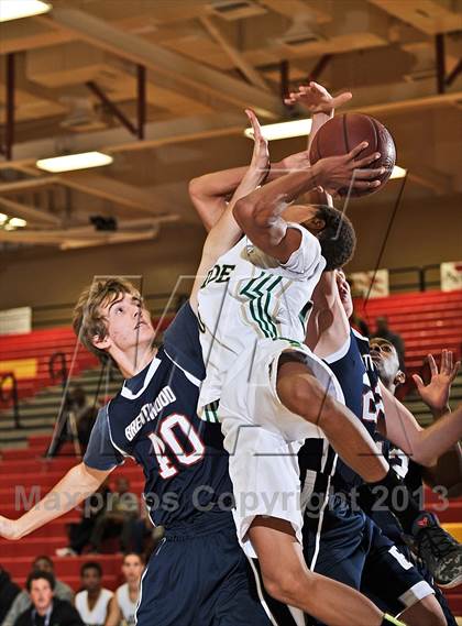 Thumbnail 2 in Brentwood School vs. Lakeside (MaxPreps Holiday Classic) photogallery.