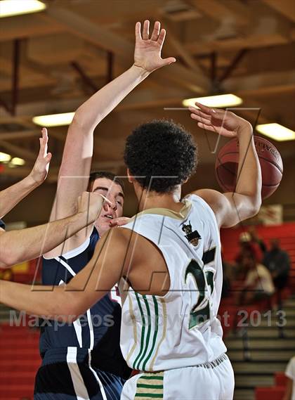 Thumbnail 1 in Brentwood School vs. Lakeside (MaxPreps Holiday Classic) photogallery.