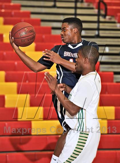 Thumbnail 1 in Brentwood School vs. Lakeside (MaxPreps Holiday Classic) photogallery.