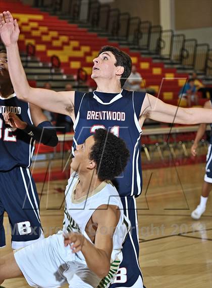 Thumbnail 3 in Brentwood School vs. Lakeside (MaxPreps Holiday Classic) photogallery.